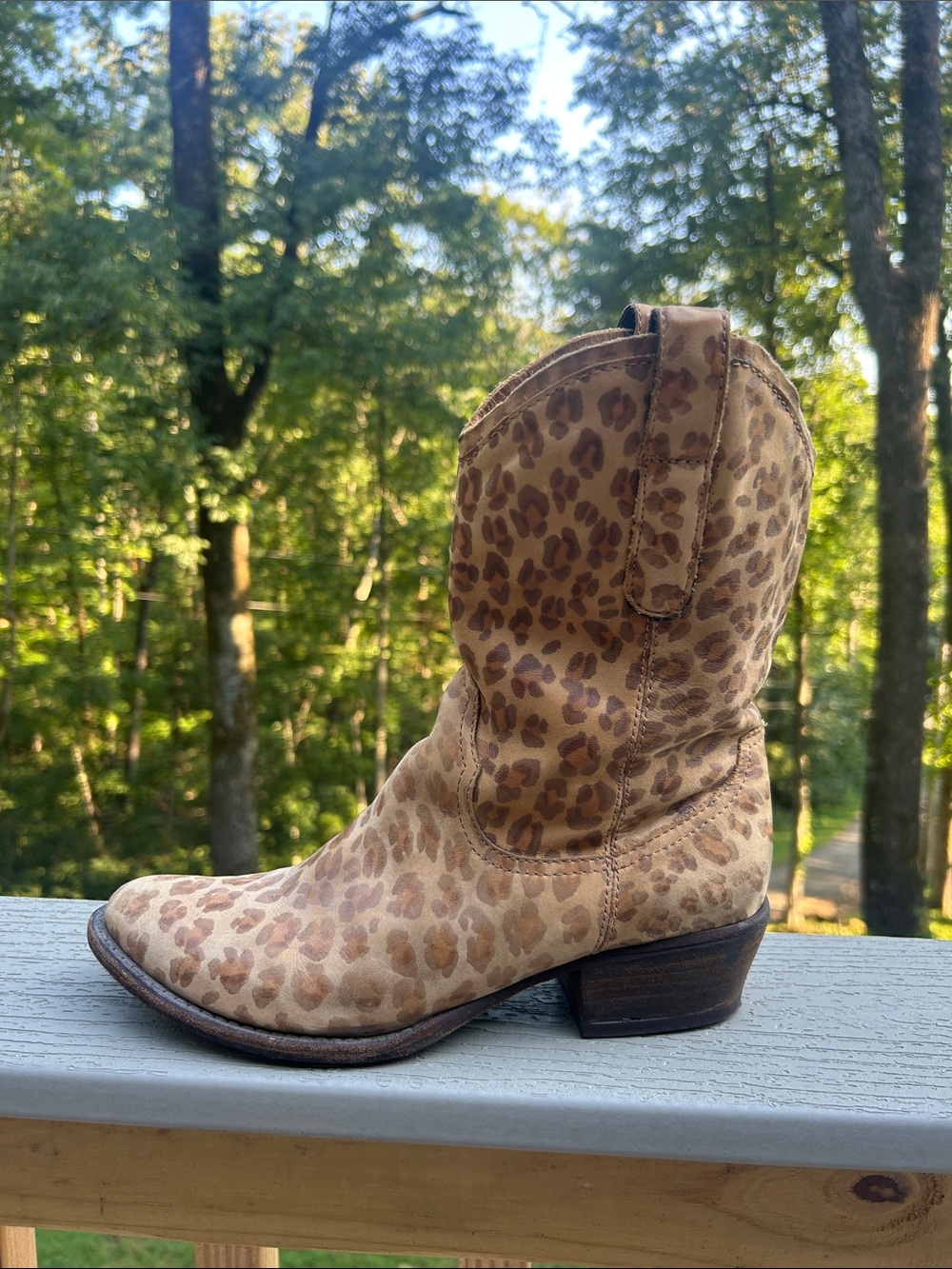 Donald Pliner Leopard Print Leather Western Ankle Boots Women’s 7.5 Soft Distres